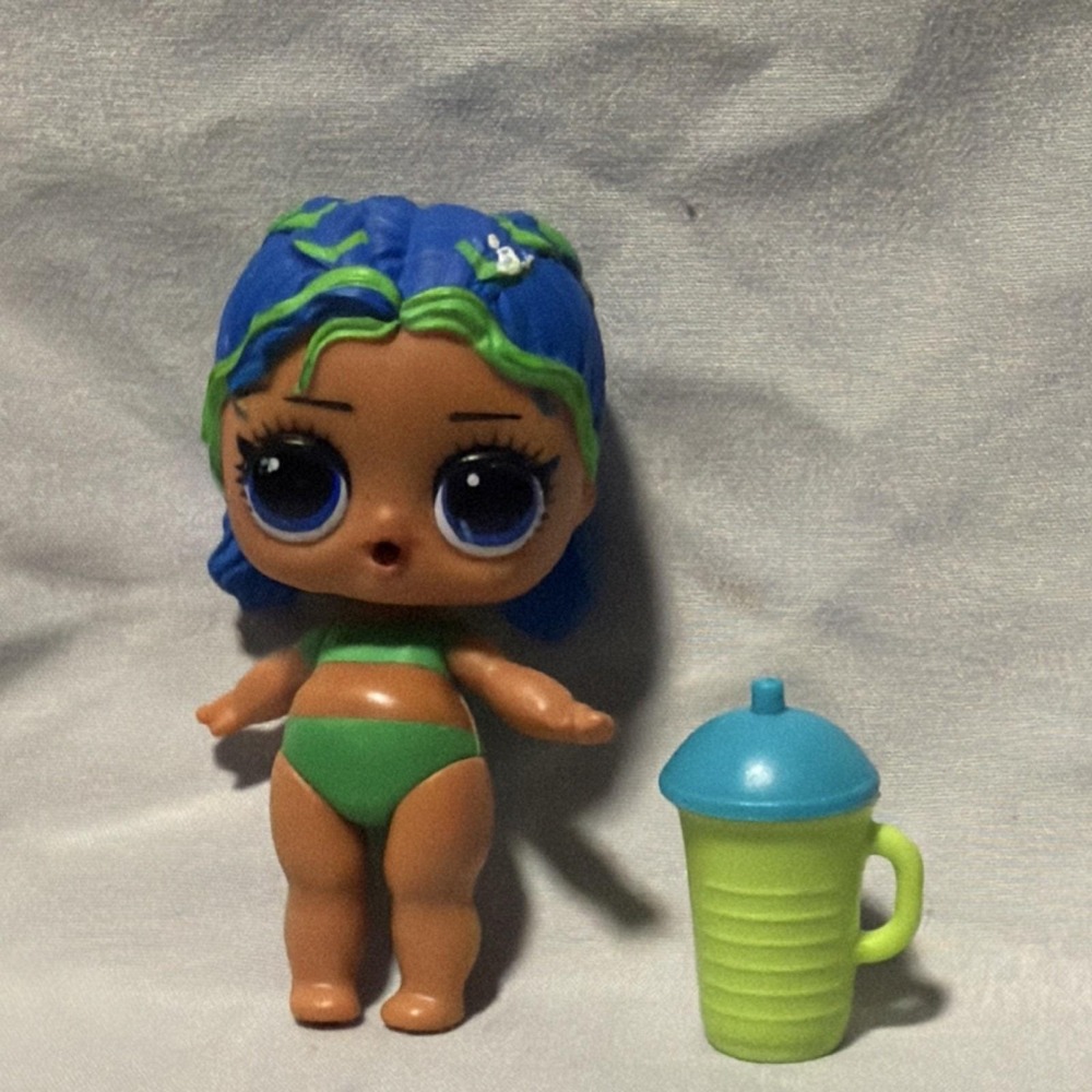MGA Fashion Doll Blue Wavy Hair Light Complexion Girl Doll with Bottle 2016